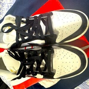 WOMEN'S DUNK LOW LX 'BLACK CROC' - PHANTOM/BLACK/SAIL